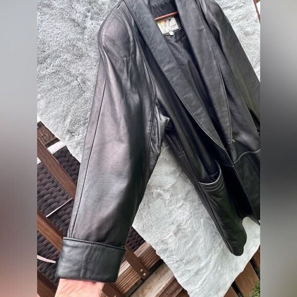 Vintage Women’s Leather by Wilson trench coat single snap closure size Medium - Picture 9 of 9